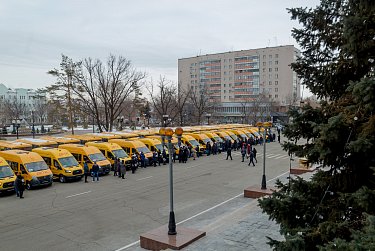35 новых автобусов поехали в сельские школы 